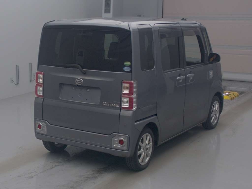 DAIHATSU WAKE