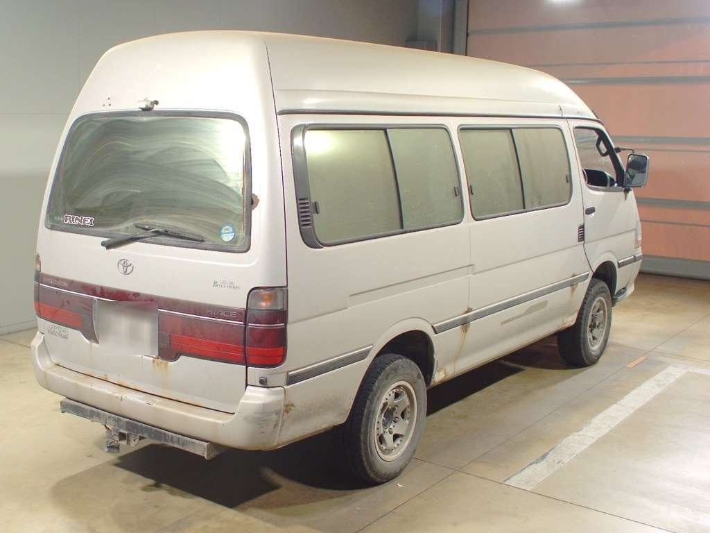 TOYOTA HIACE