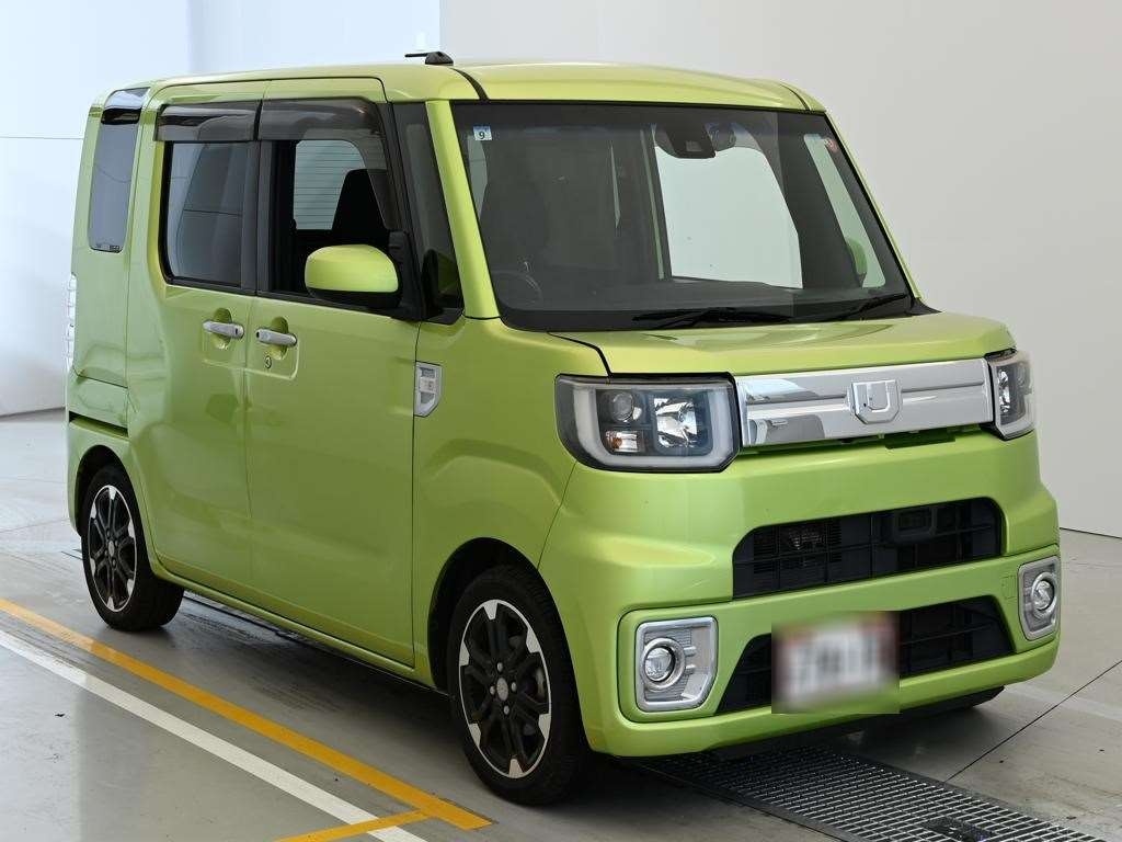 DAIHATSU WAKE
