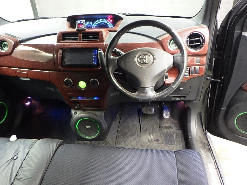 TOYOTA BB