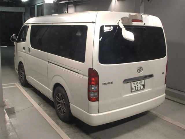TOYOTA HIACE