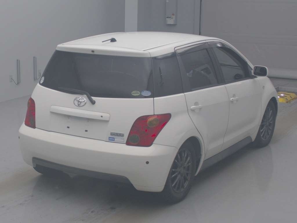 TOYOTA IST