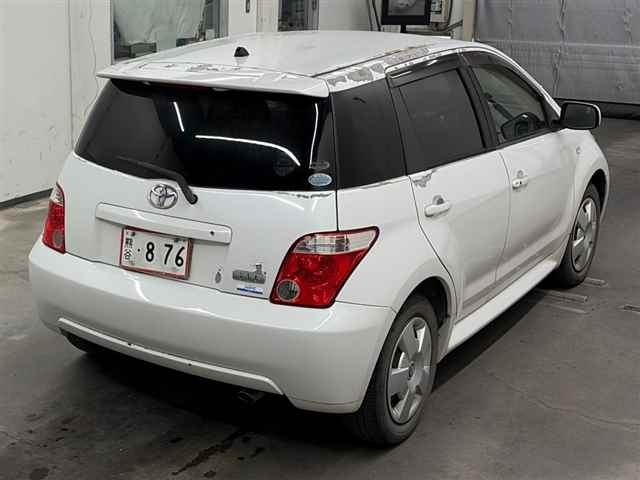 TOYOTA IST