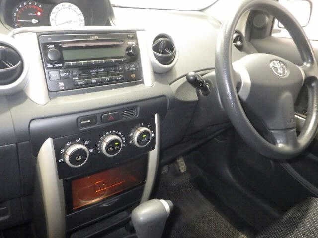 TOYOTA IST