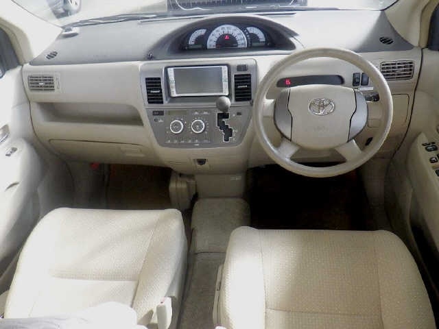 TOYOTA RAUM