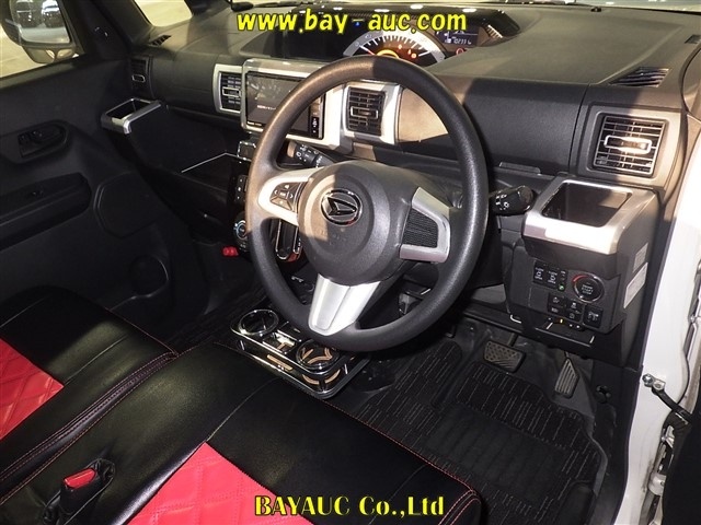 DAIHATSU WAKE