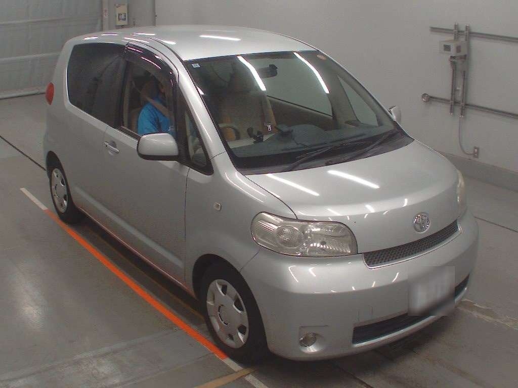 TOYOTA PORTE