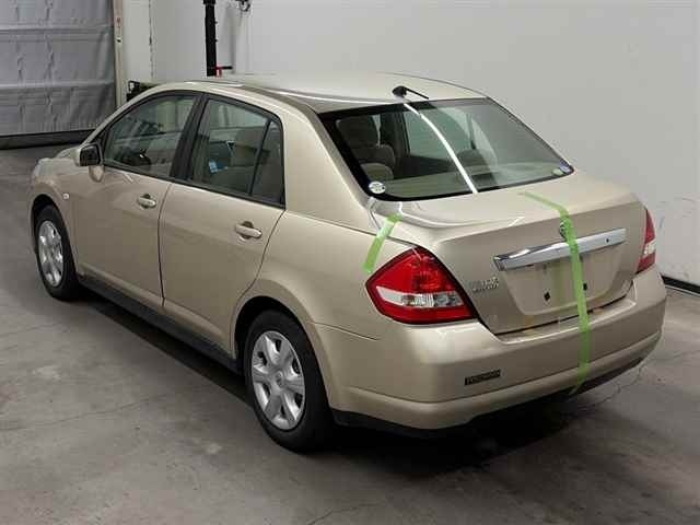 NISSAN TIIDA LATIO