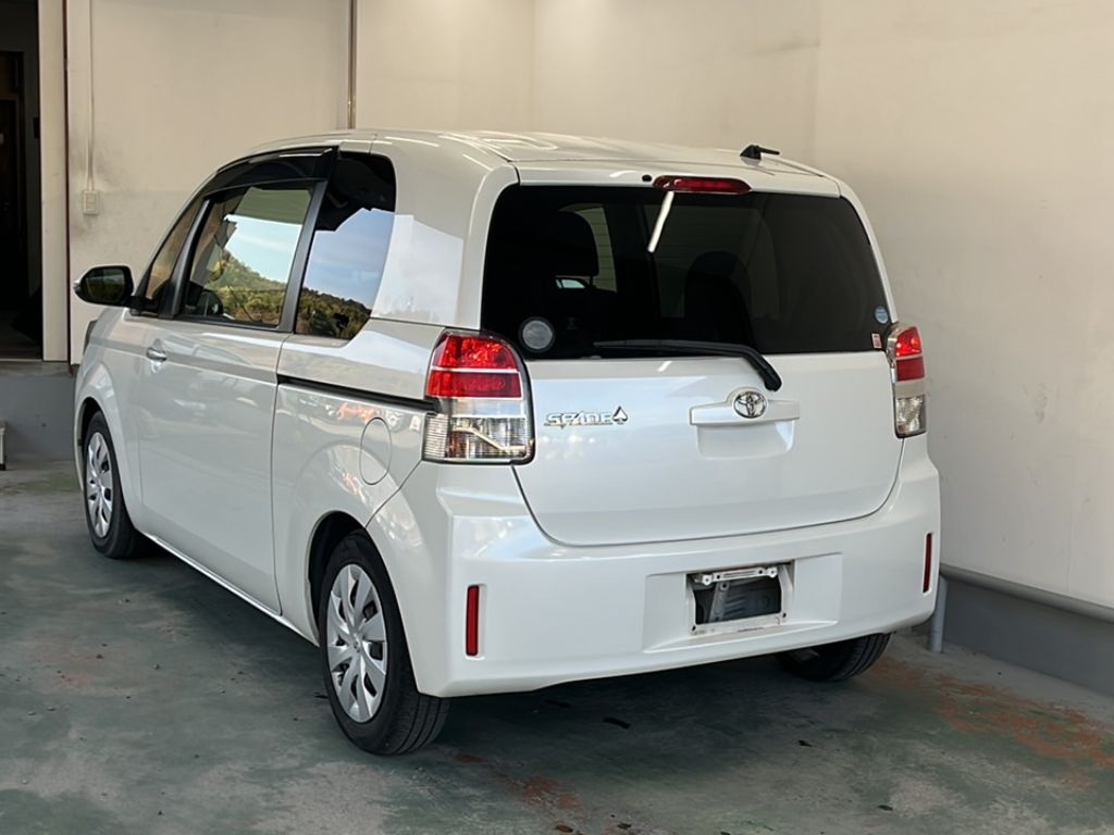 TOYOTA SPADE