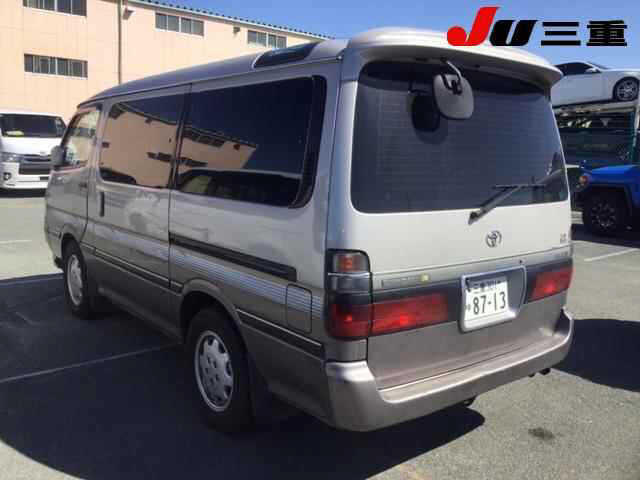 TOYOTA HIACE