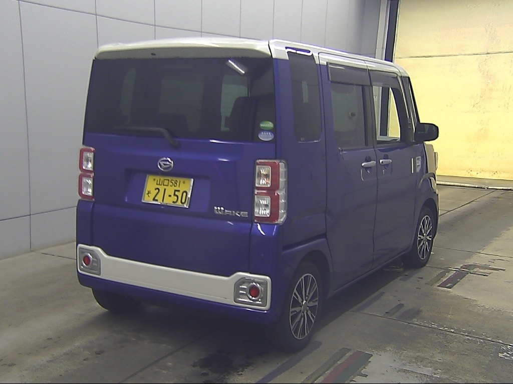 DAIHATSU WAKE