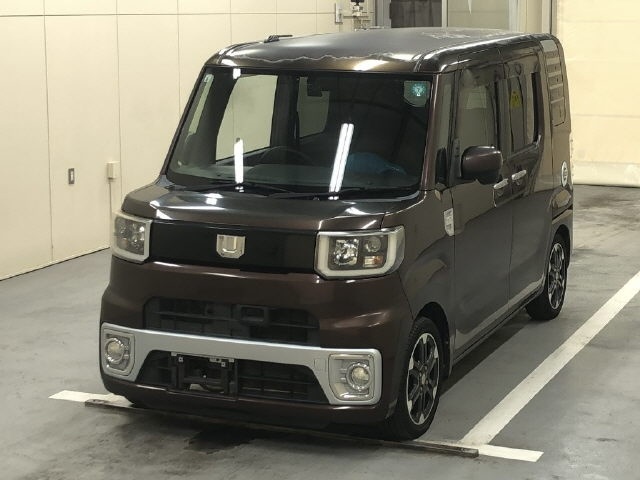 DAIHATSU WAKE