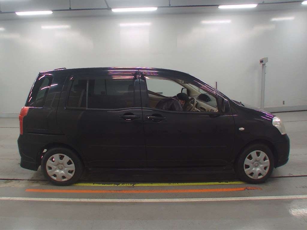 TOYOTA RAUM