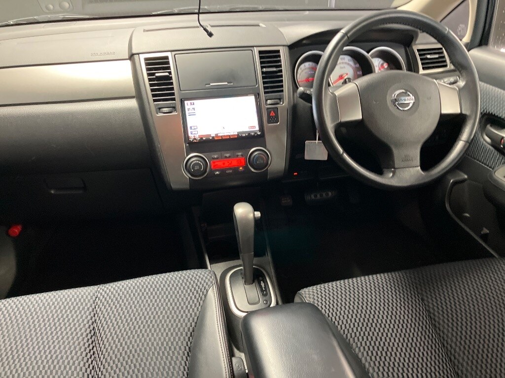 NISSAN TIIDA