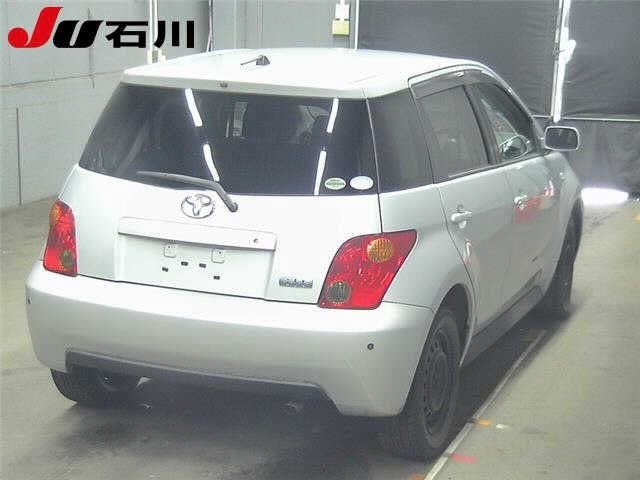 TOYOTA IST