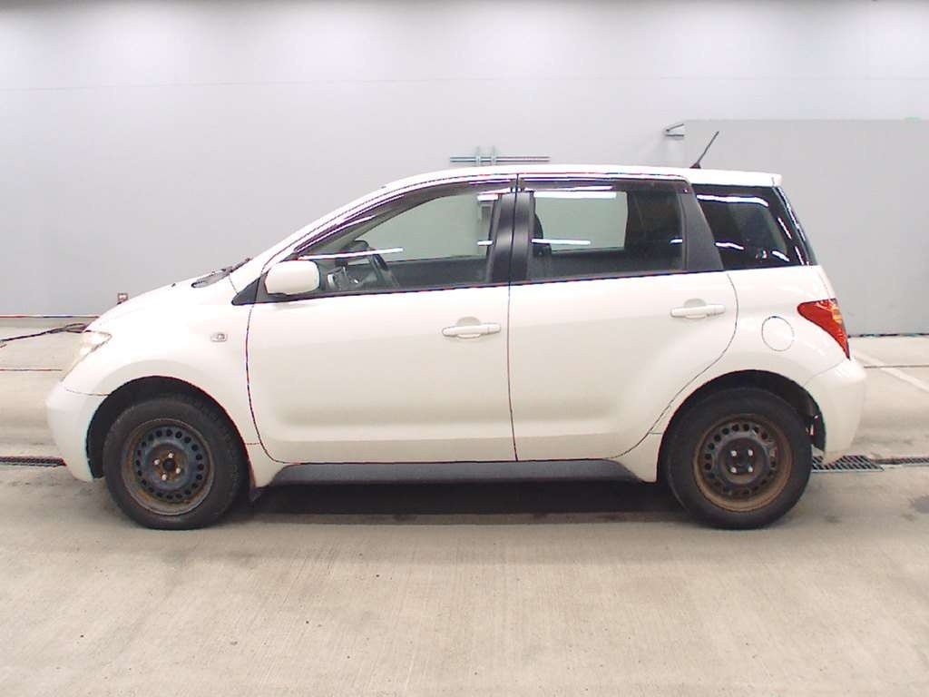TOYOTA IST