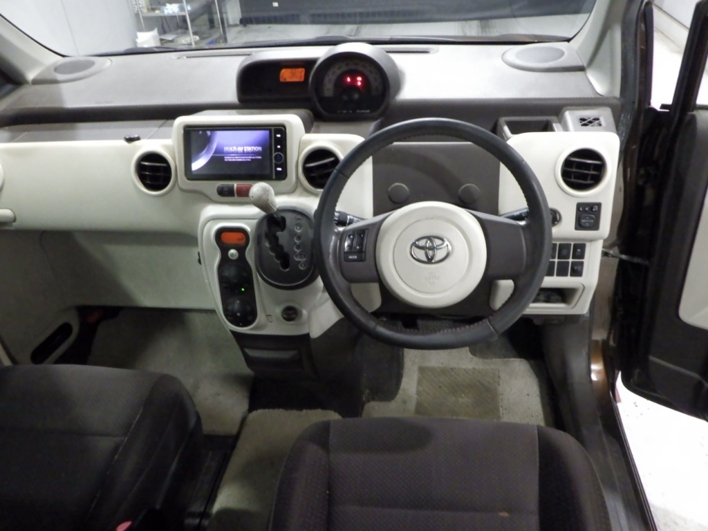 TOYOTA SPADE