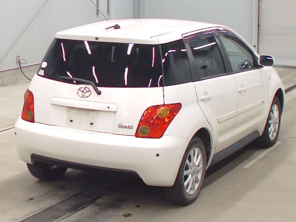 TOYOTA IST