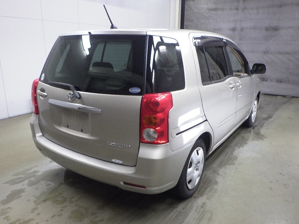 TOYOTA RAUM