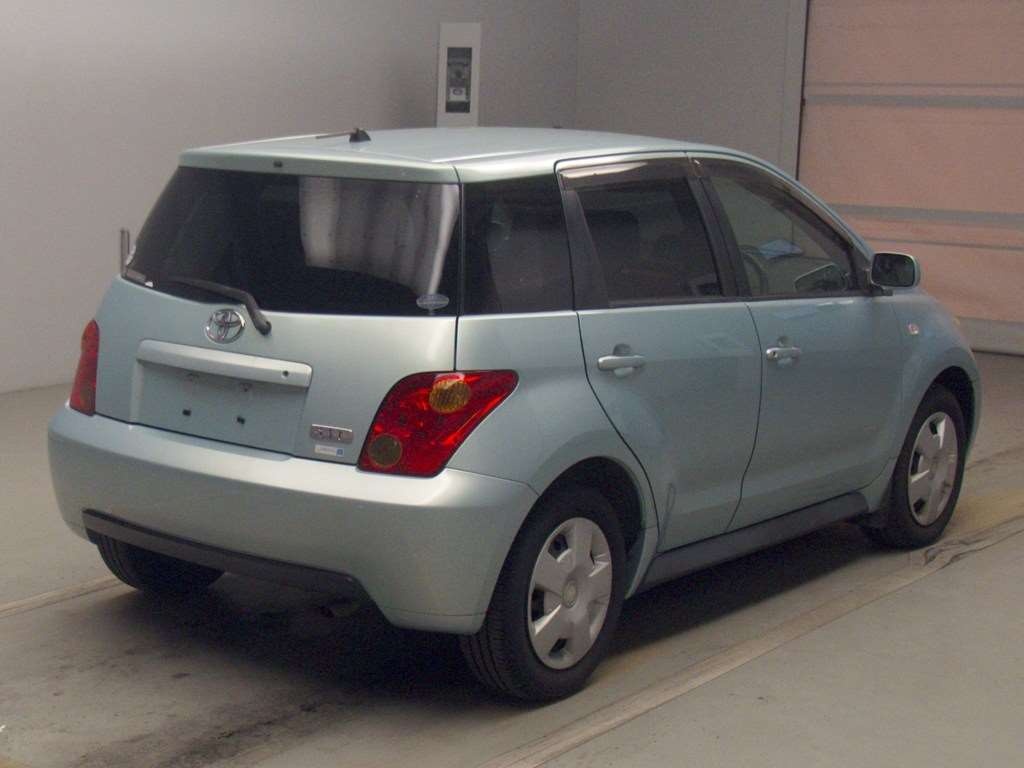 TOYOTA IST