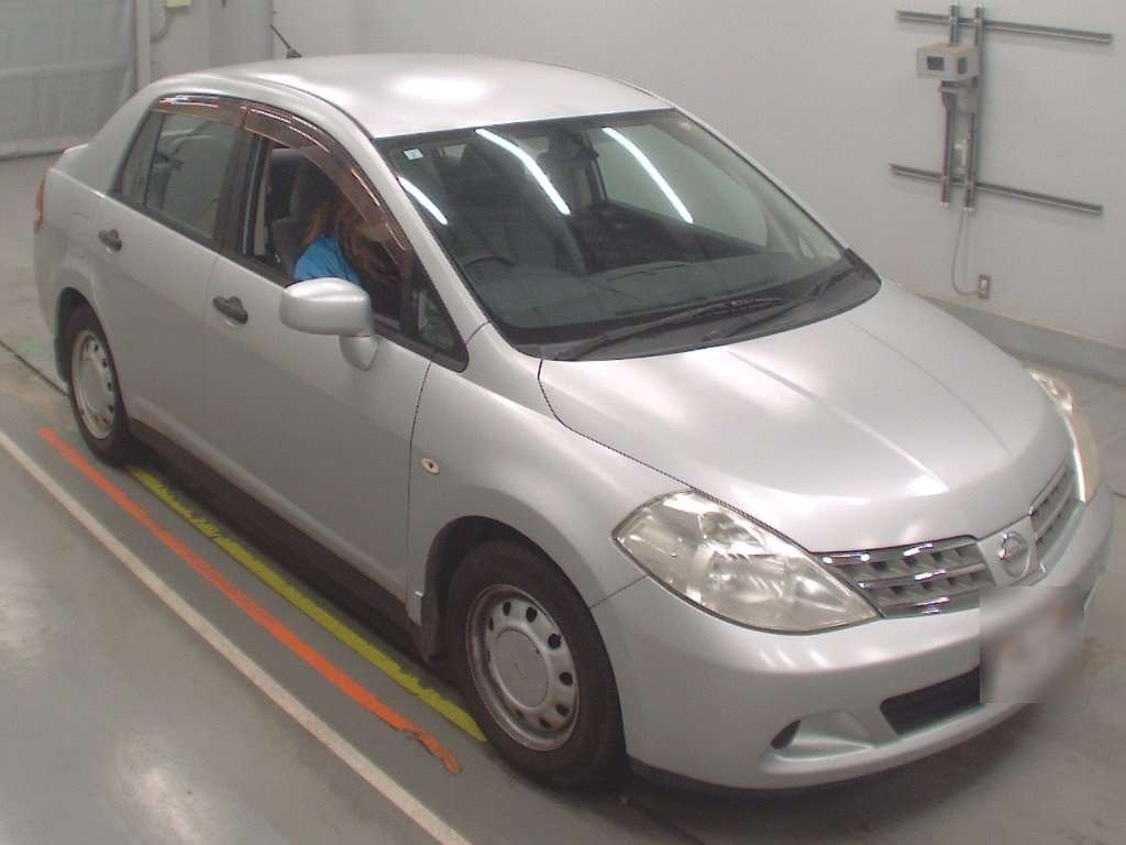 NISSAN TIIDA LATIO