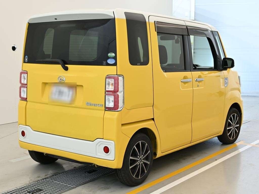 DAIHATSU WAKE