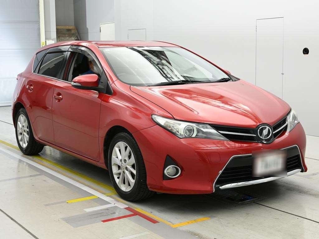 TOYOTA AURIS