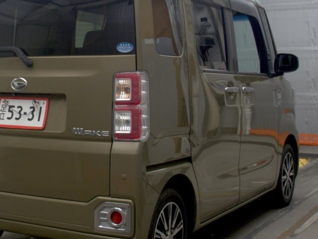 DAIHATSU WAKE