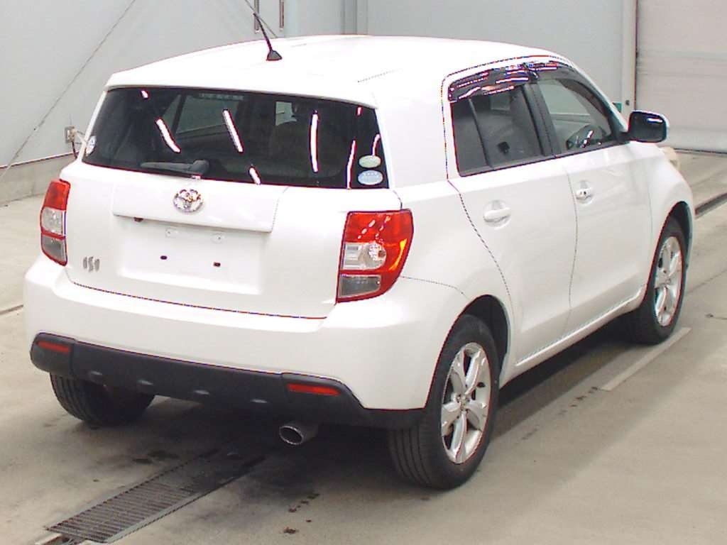 TOYOTA IST