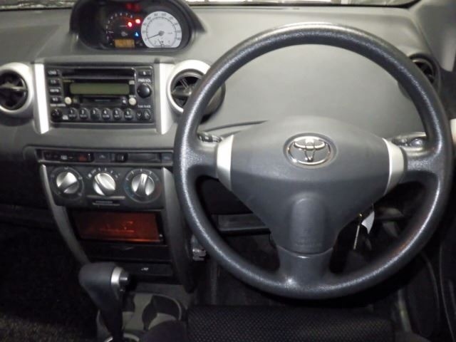 TOYOTA IST