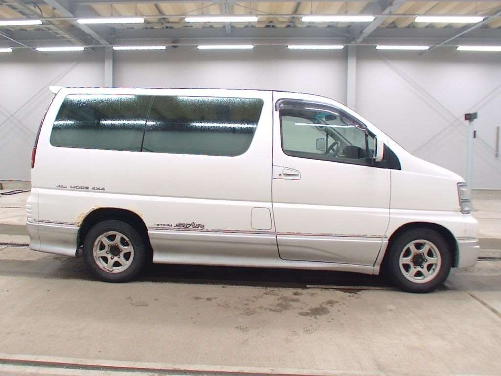 NISSAN ELGRAND