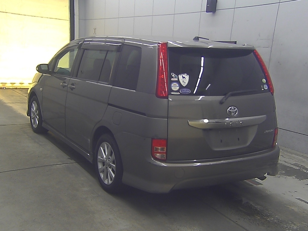 TOYOTA ISIS