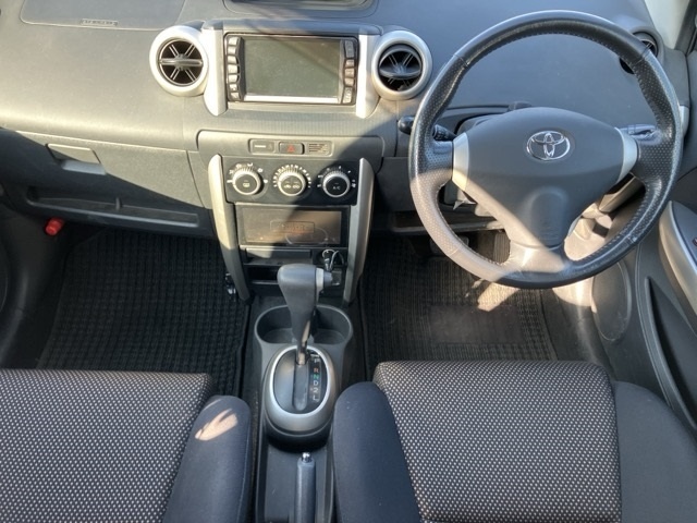 TOYOTA IST