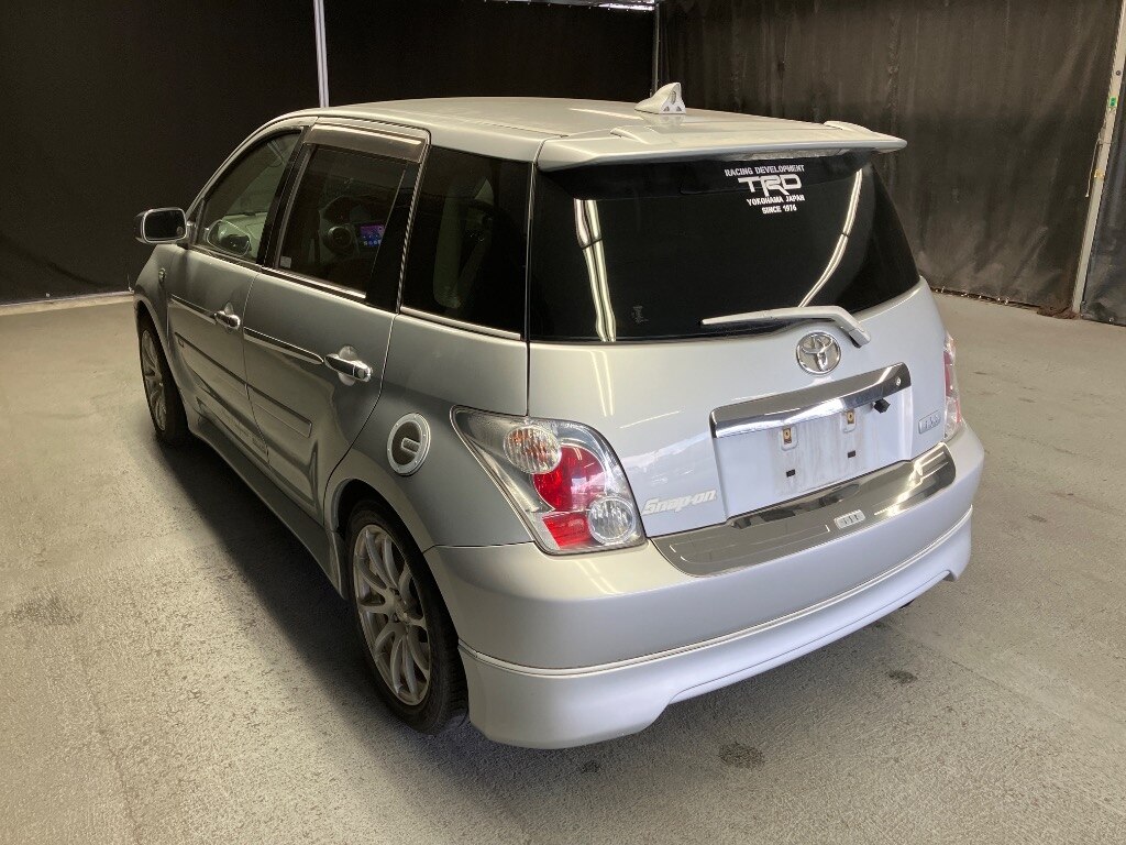 TOYOTA IST