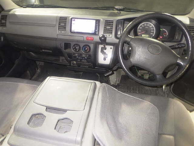 TOYOTA REGIUS ACE