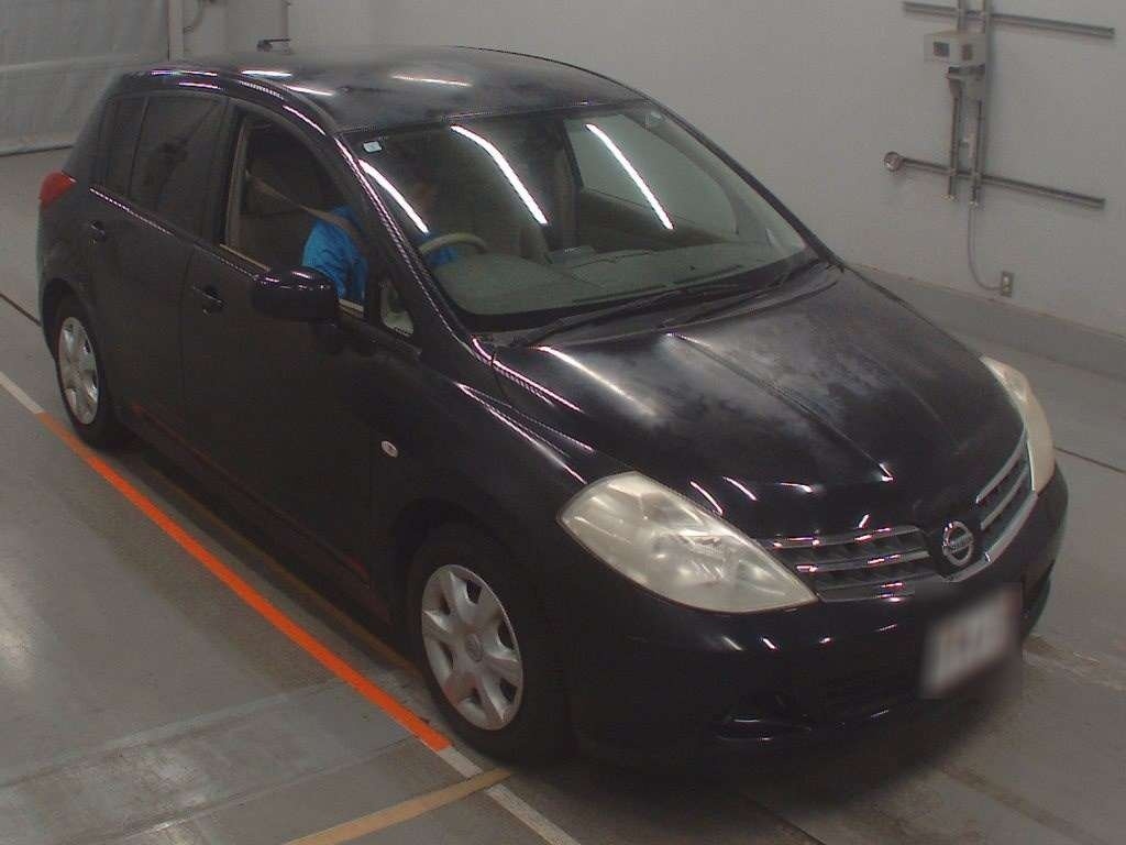 NISSAN TIIDA