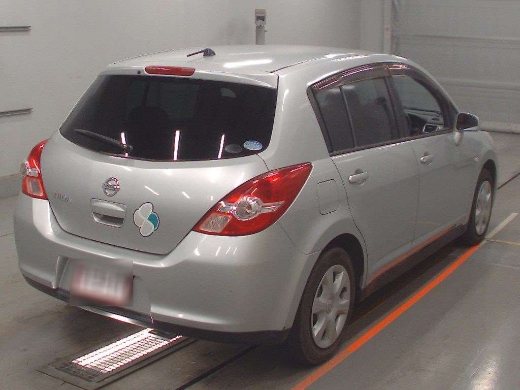 NISSAN TIIDA