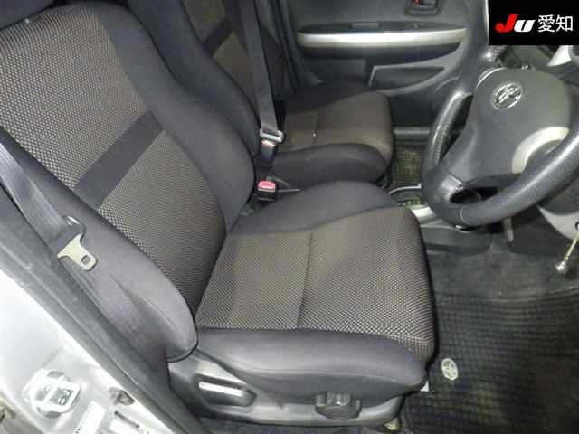 TOYOTA IST