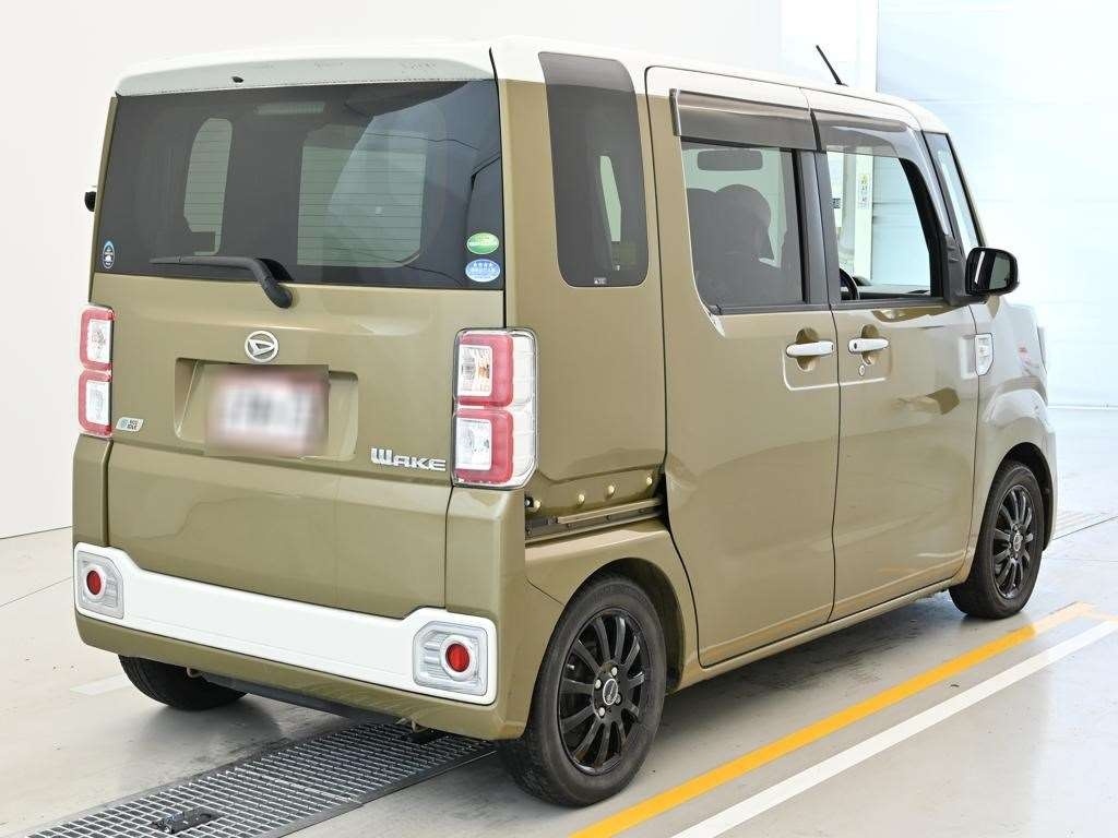 DAIHATSU WAKE