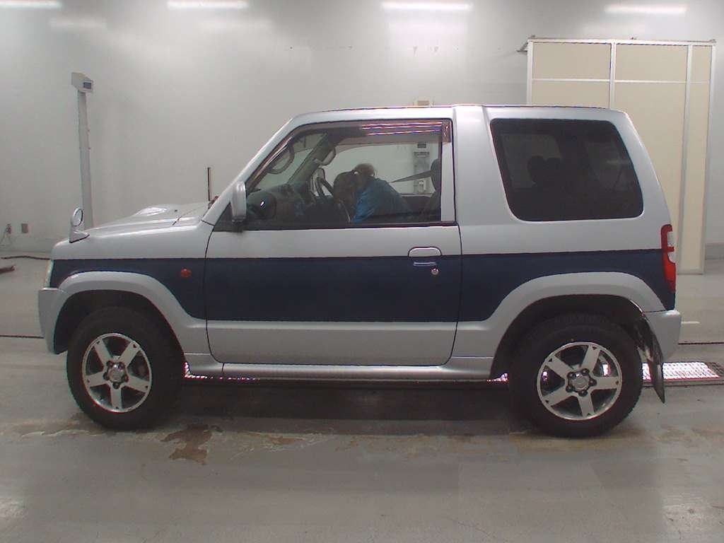 MITSUBISHI PAJERO MINI