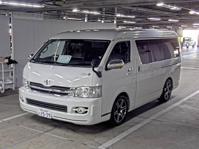 TOYOTA HIACE