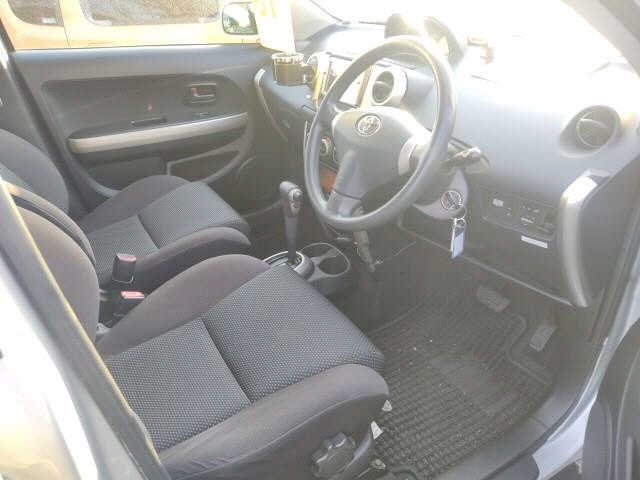 TOYOTA IST