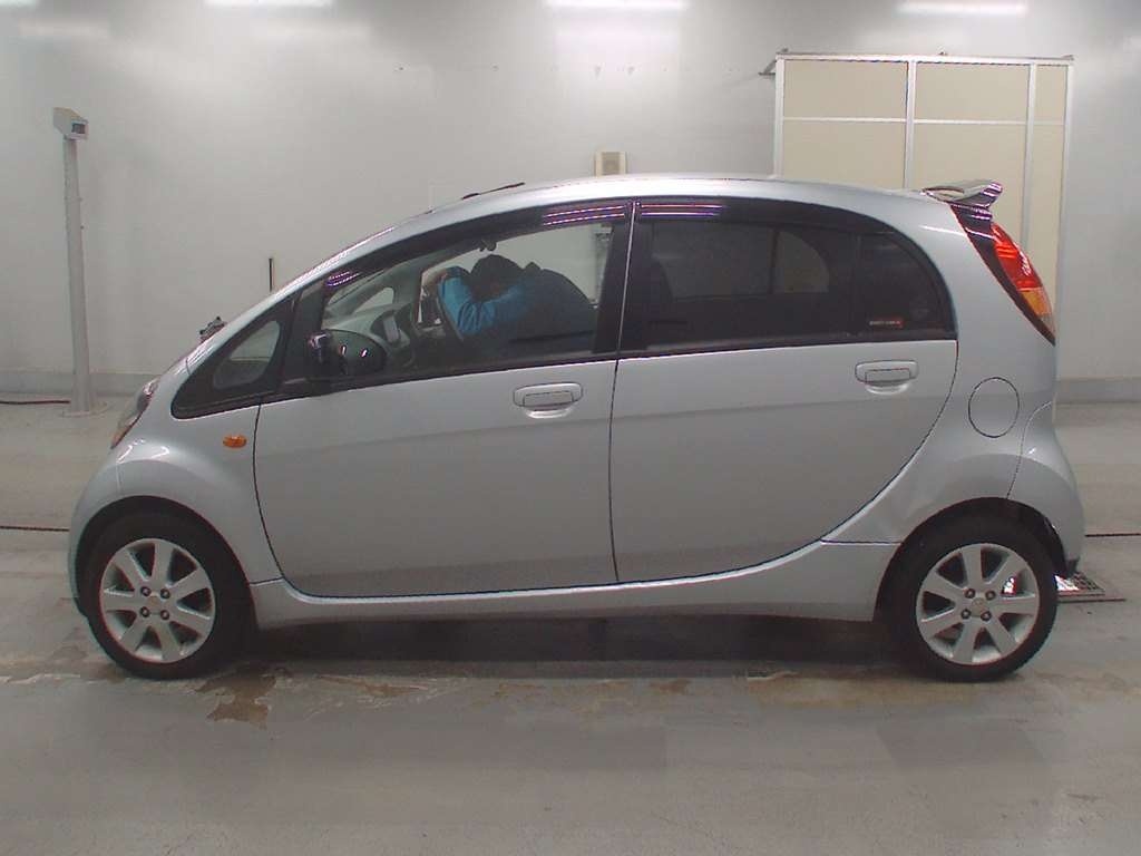 MITSUBISHI I