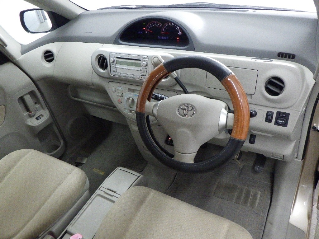TOYOTA PORTE