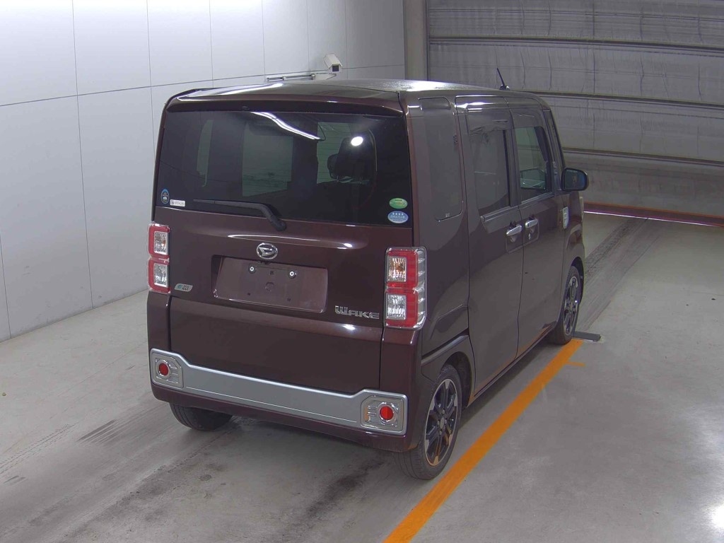 DAIHATSU WAKE