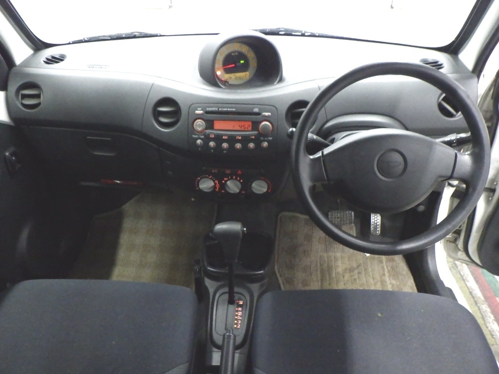 DAIHATSU ESSE