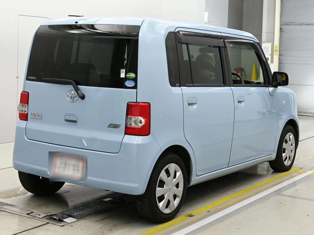 TOYOTA PIXIS SPACE