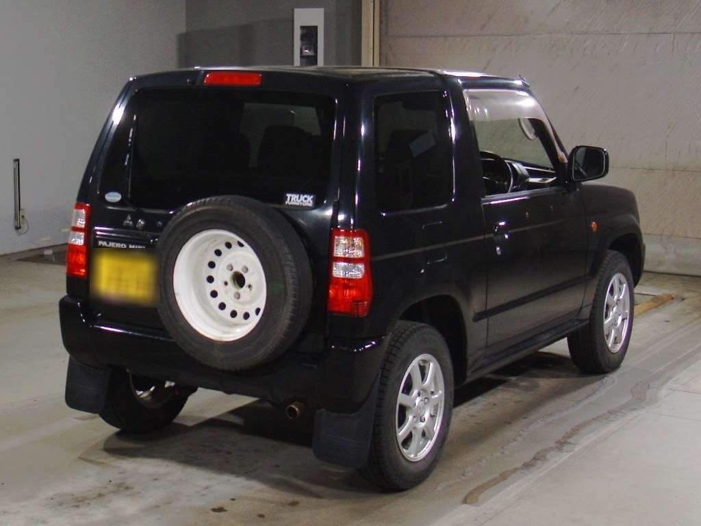 MITSUBISHI PAJERO MINI
