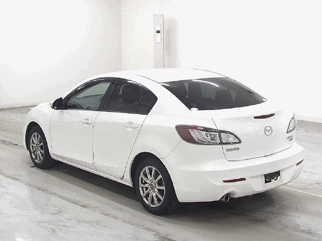 MAZDA AXELA
