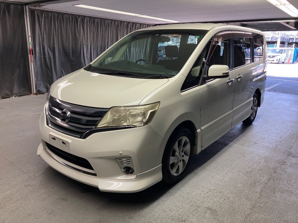 NISSAN SERENA
